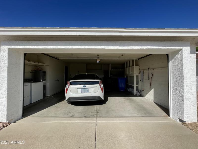 2-CAR GARAGE
