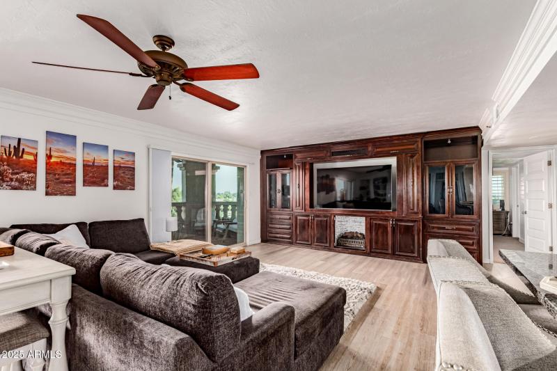 BEAUTIFULLY DECORATED GREAT ROOM