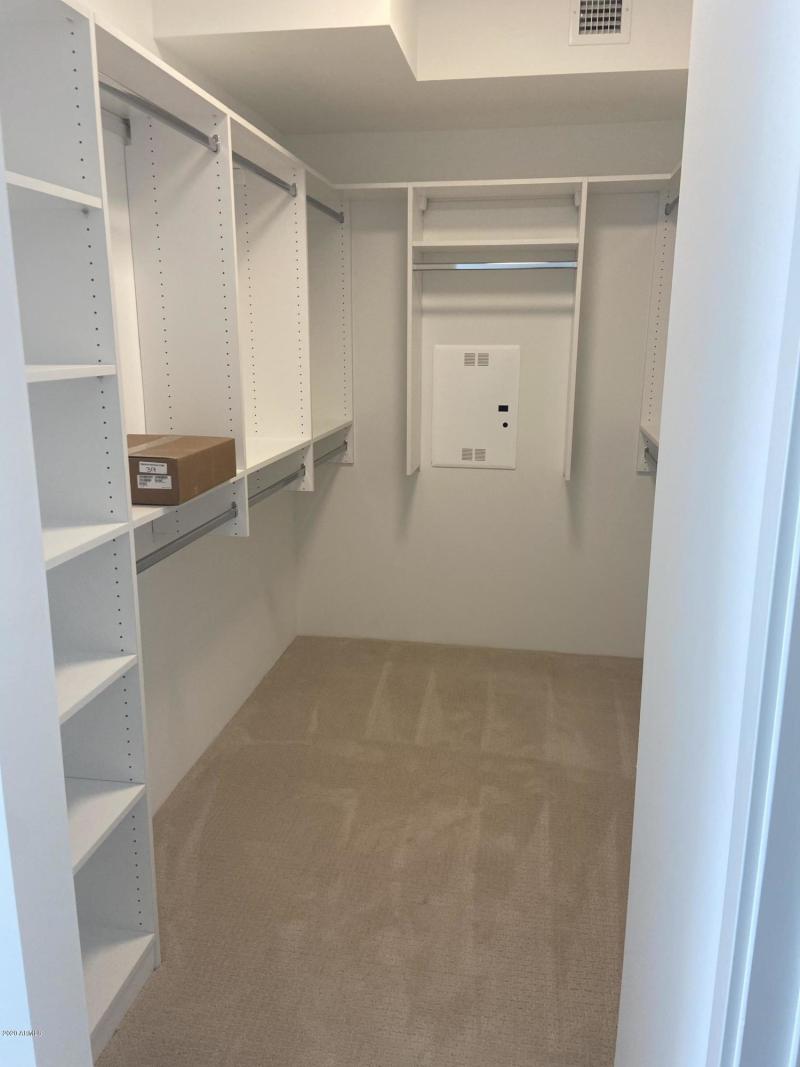 9B820821-DCC0-4D8D-A881-155475157B49