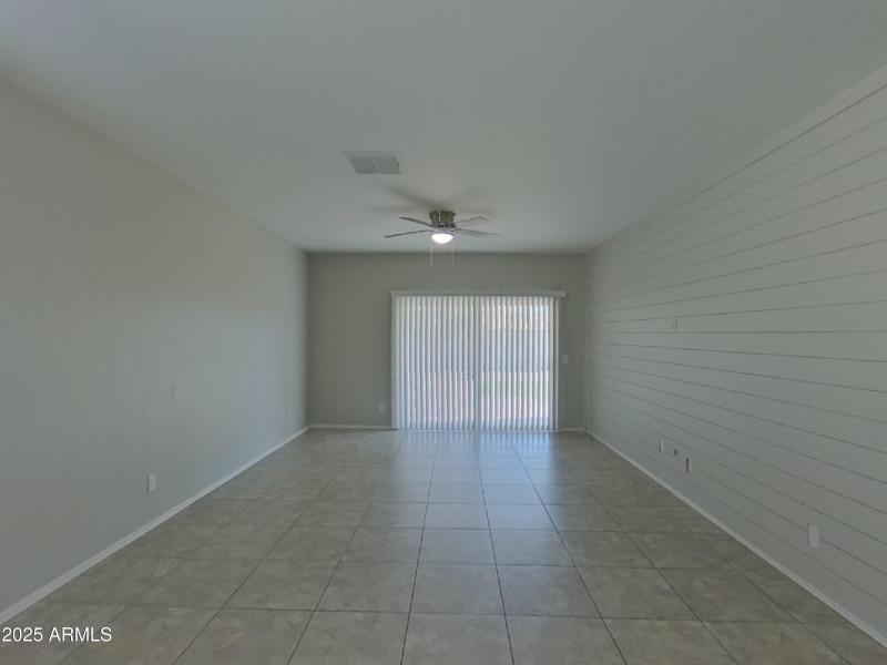 2_pc_eaECP2HEQk_AYJ7FH97EX_other_room_S7