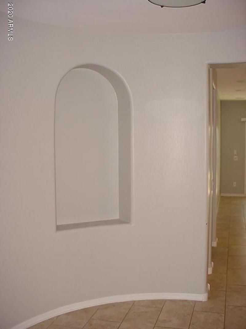 Entry niche