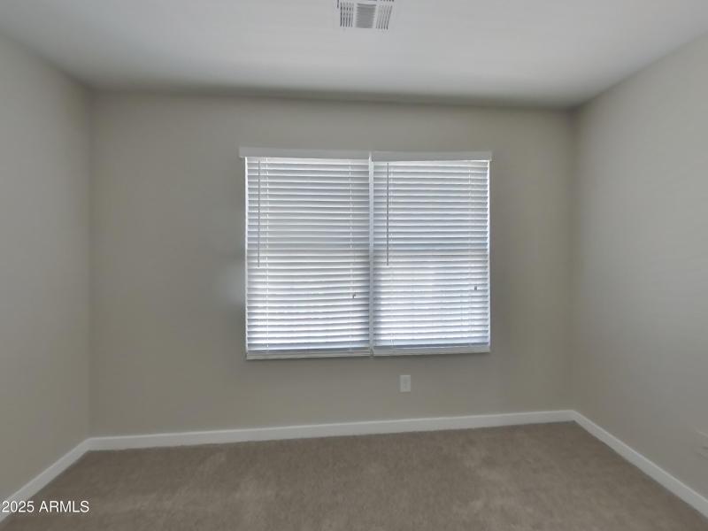 9_pc_zNEnqD8CUV_g2tnPb28wy_layout_0