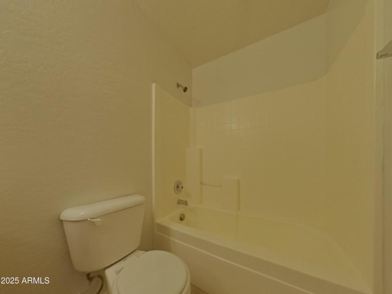 9_pc_iQg1xle0L2_rwlGG7a0bz_layout_0