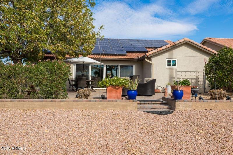 15155 W Robson Cir N patio planters