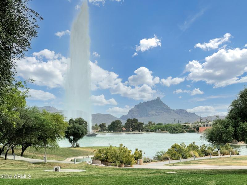 Lake at Fountain Park