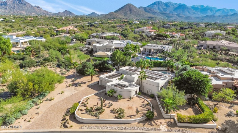 9447 E Calle De Valle Dr-large-003-003-9