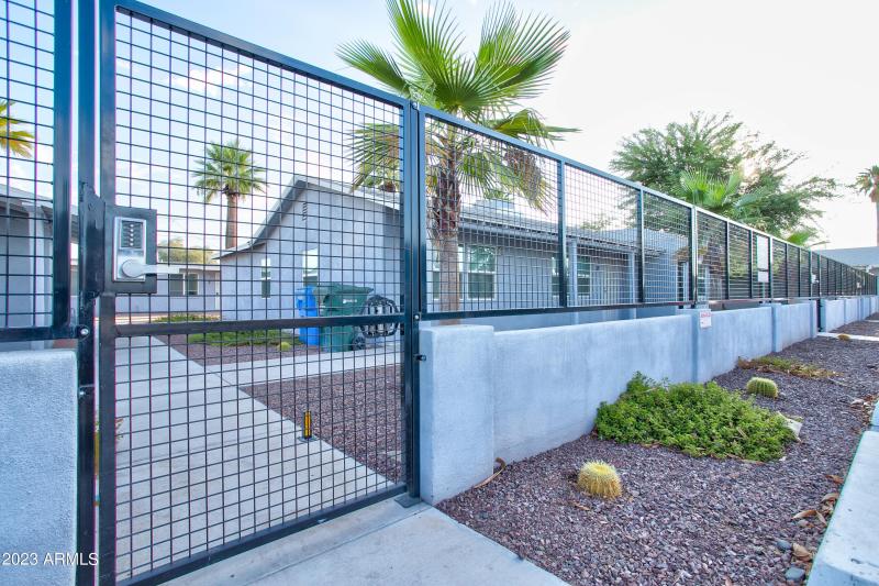 206 Jones ave phx unit 2-002