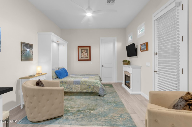 Murphy Bed is Included!