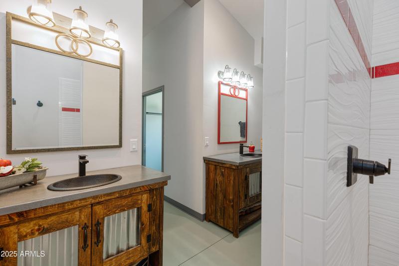 Live-work Apartment "On-site for Owner