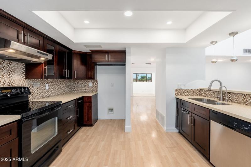 9709 E Mountain View Rd UNIT 2705 - 13