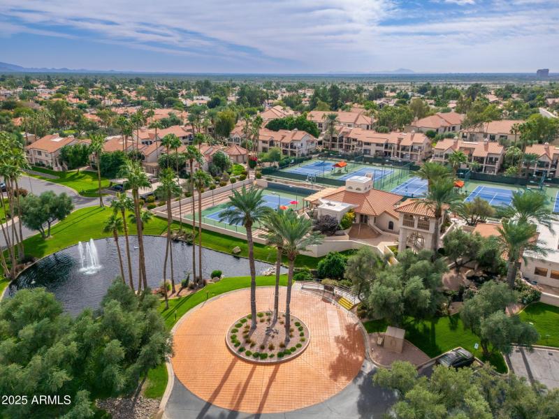 The Racquet Club - 14