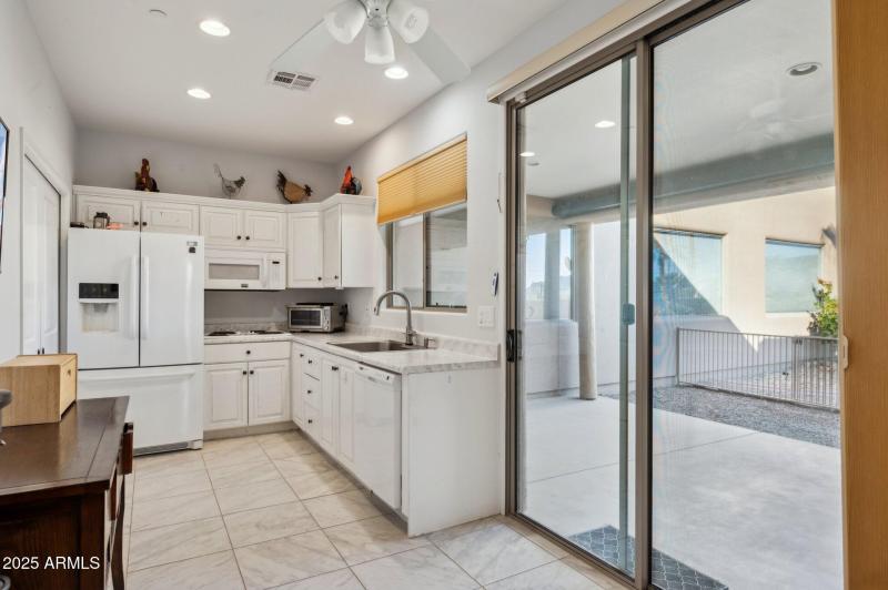 51-web-or-mls-16625-e-last-trail-dr