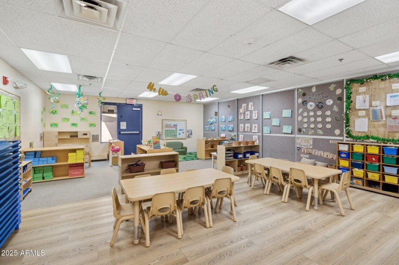 11-web-or-mls-16901-e-palisades-blvd