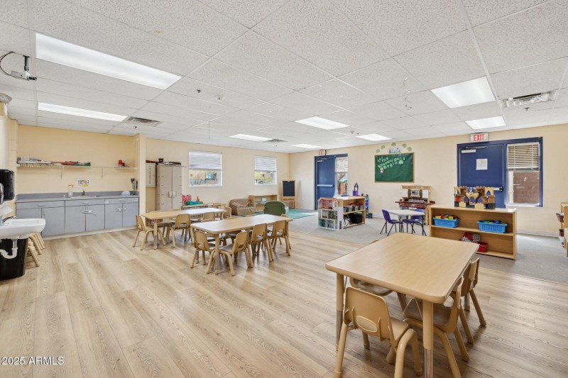 15-web-or-mls-16901-e-palisades-blvd