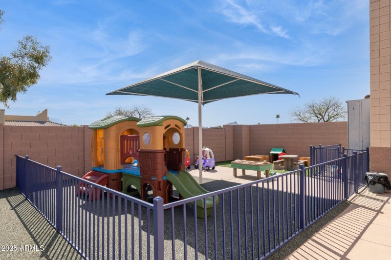 21-web-or-mls-16901-e-palisades-blvd