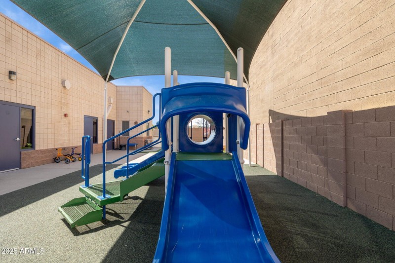 29-web-or-mls-16901-e-palisades-blvd