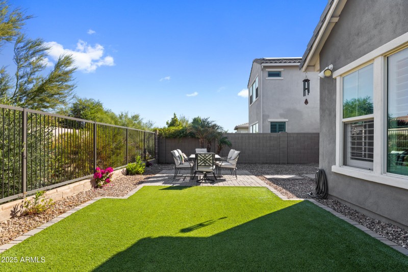 12090 W Peak View Rd-37