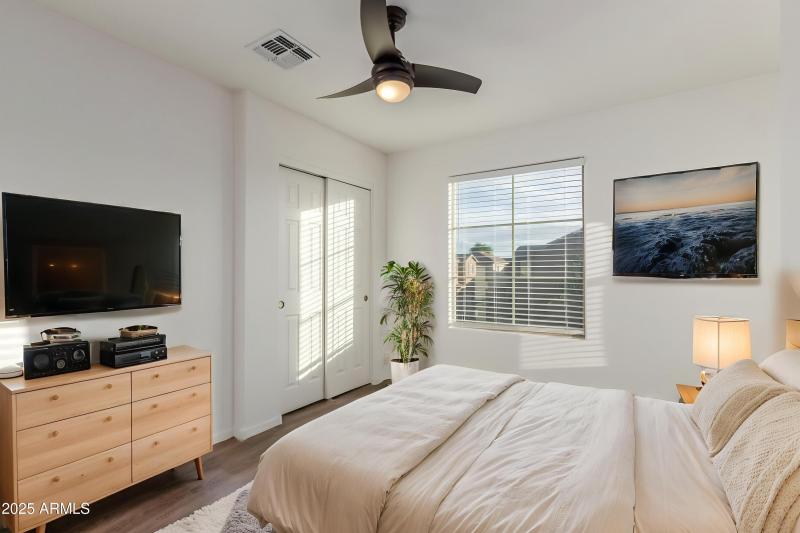 21-Warner - Bedroom - Scandinavian - 4