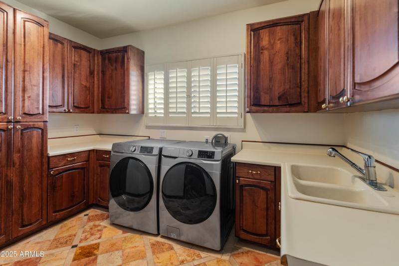 5830 E Restin Rd-50