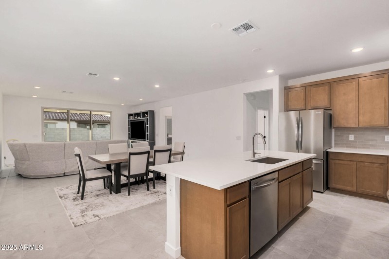 12 Larkspur