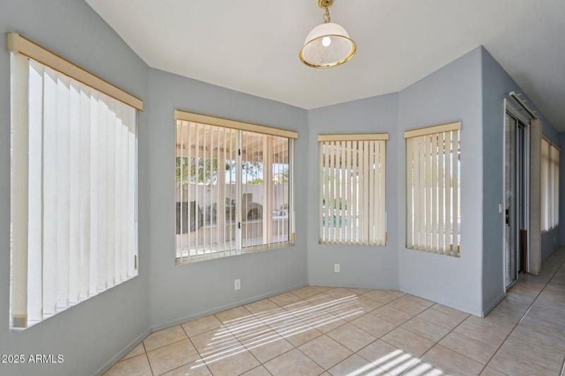 19-web-or-mls-N 86th Dr-S1811-019