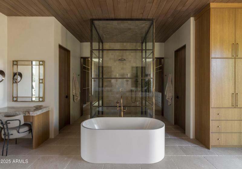MASTER SUITE