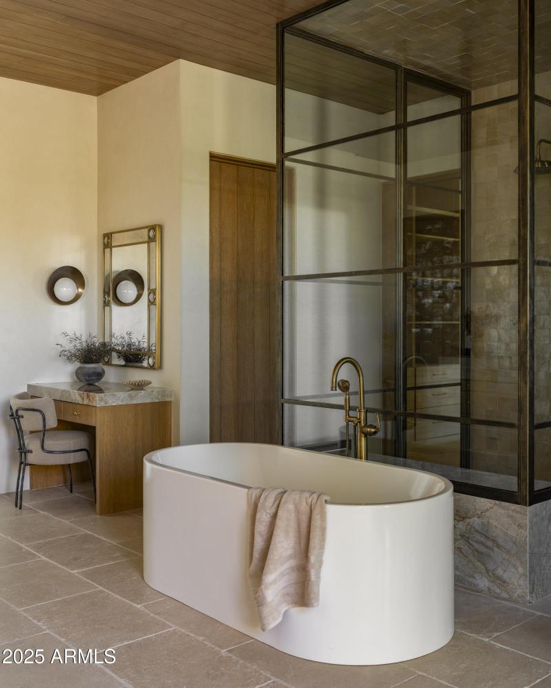 MASTER SUITE