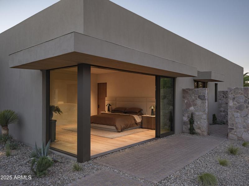 MASTER SUITE