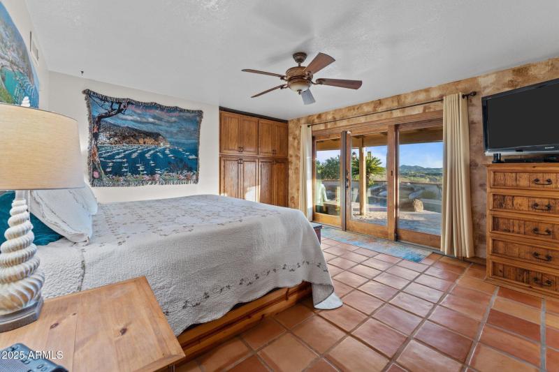 Master Bedroom (1)