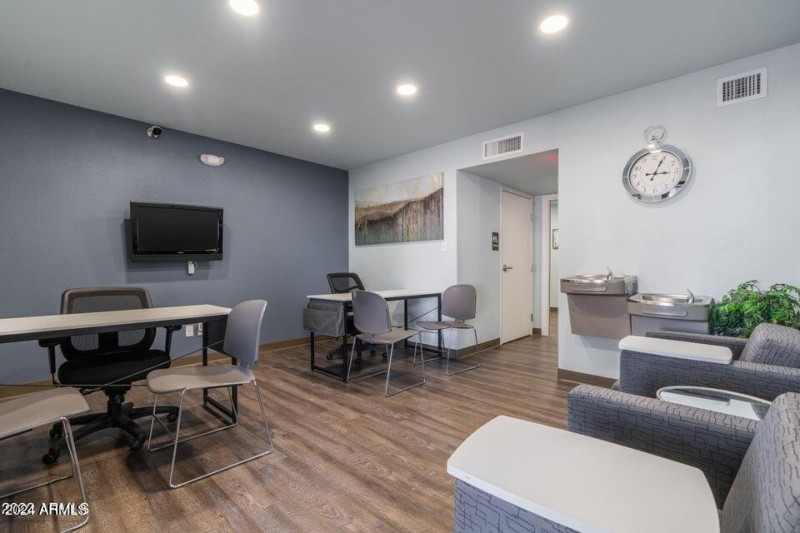 20221126002132303022000000-o