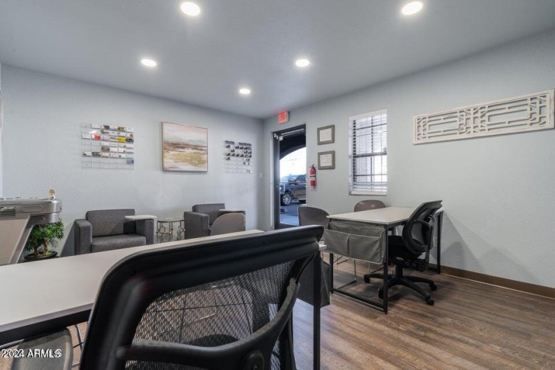 20221126002208424380000000-o