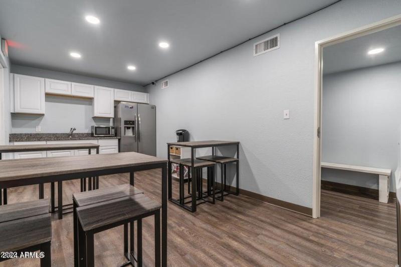 20221126001925097087000000-o