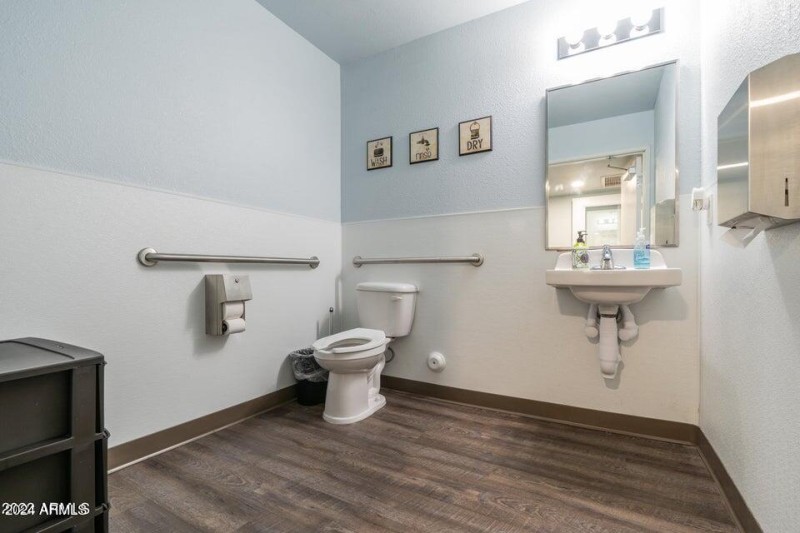 20221126002332789389000000-o