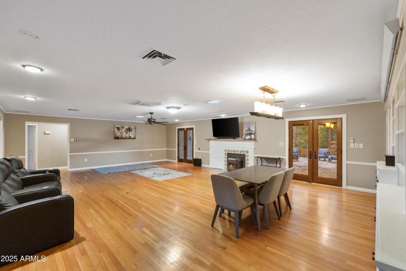 14-Dining Room