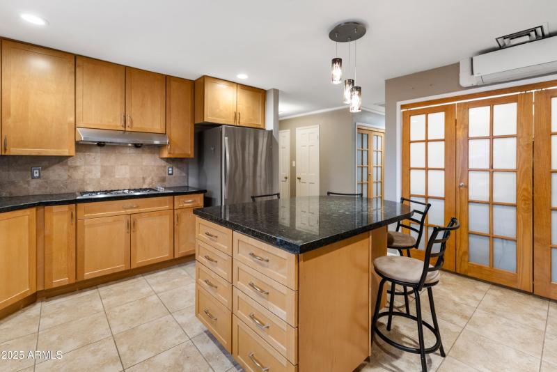 16-Kitchen