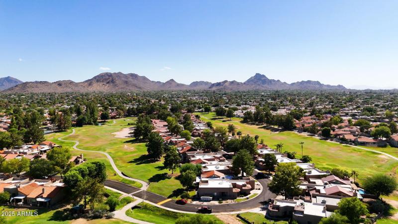 1-web-or-mls-11837-n-40th-pl