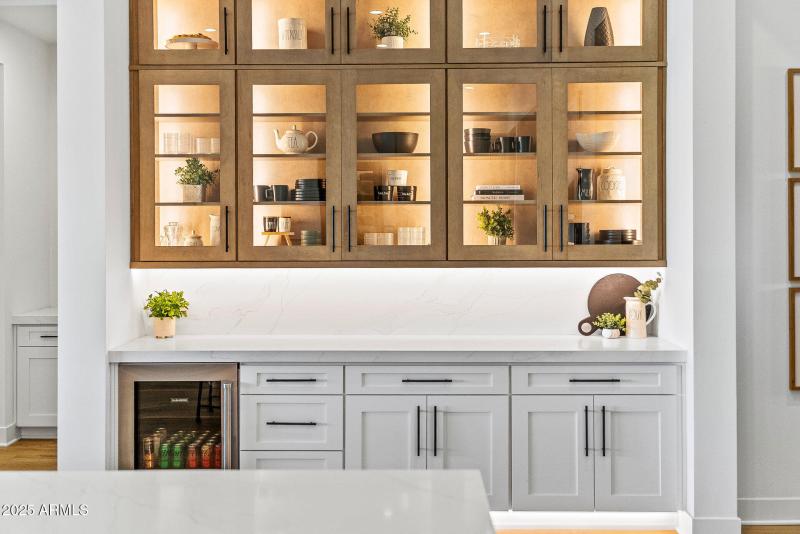 Kitchen Bar 2