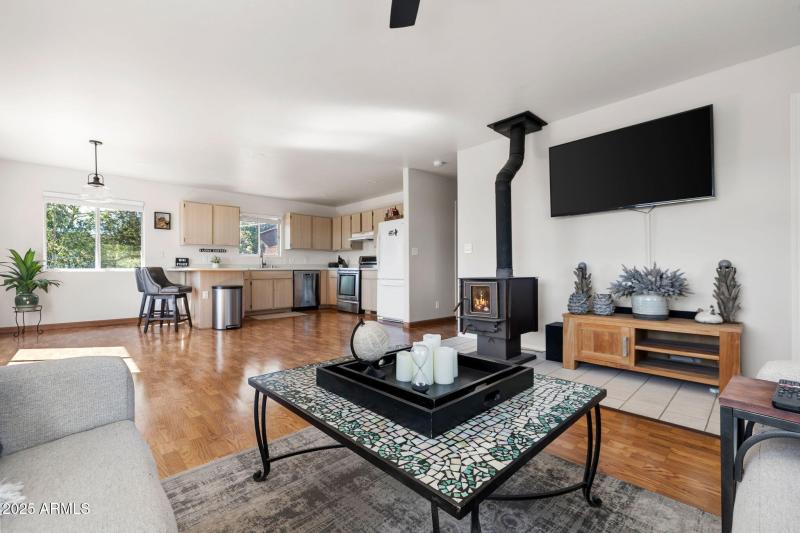 Living Room/Kitchen