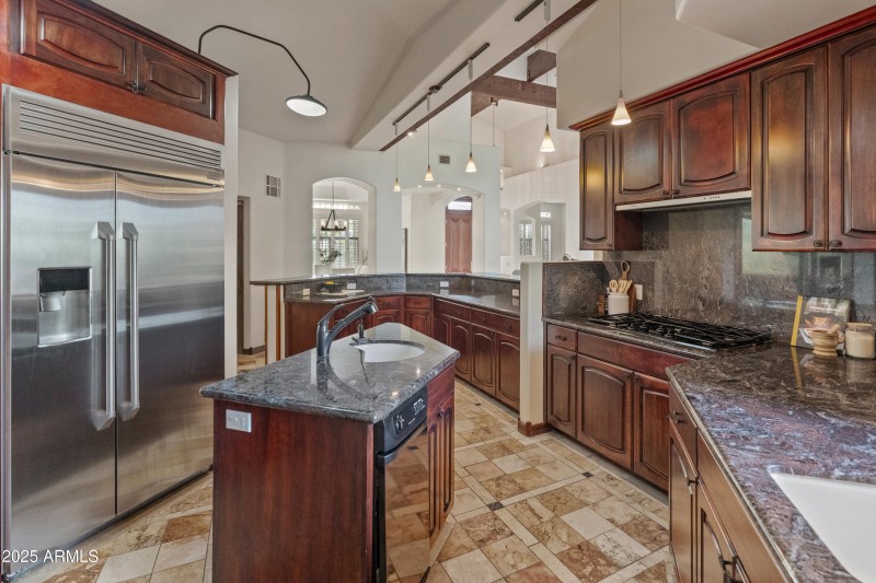 5830 E Restin Rd-29