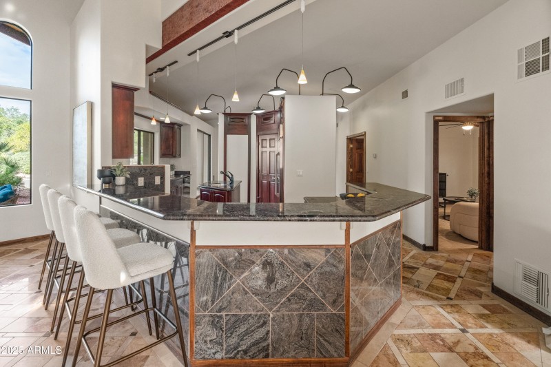 5830 E Restin Rd-32