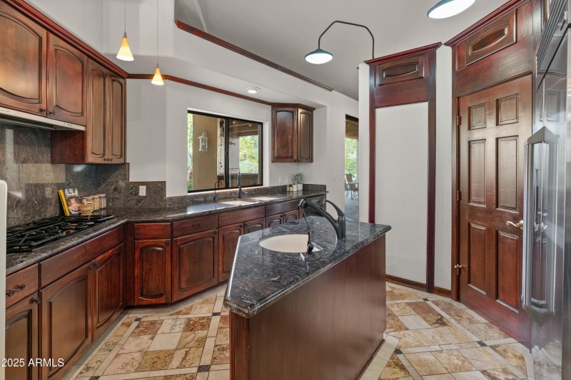 5830 E Restin Rd-33
