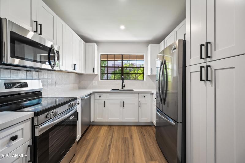 6) 64959-690a40e182605