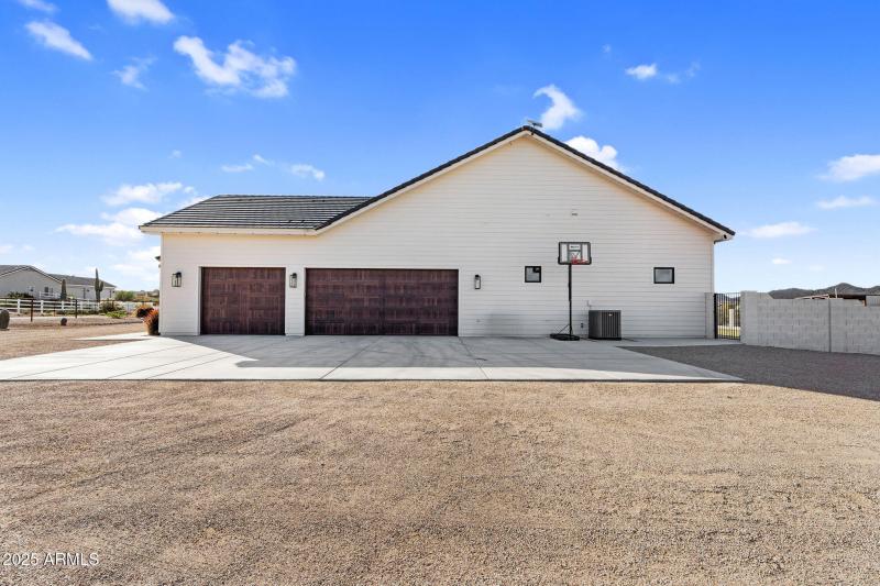 4-web-or-mls-2304 W Silverdale Rd-4