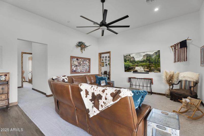 6-web-or-mls-2304 W Silverdale Rd-7