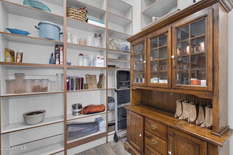 20-web-or-mls-2304 W Silverdale Rd-19