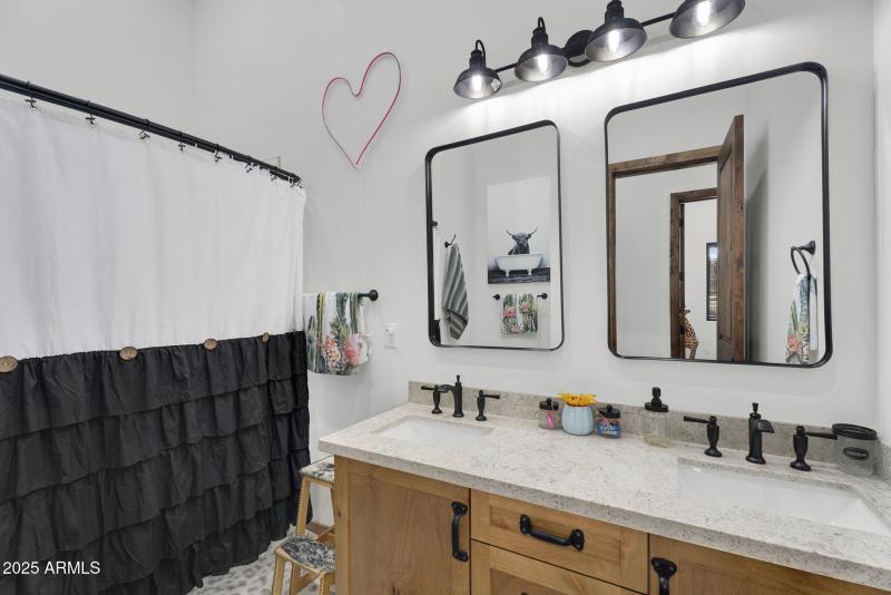 38-web-or-mls-2304 W Silverdale Rd-41