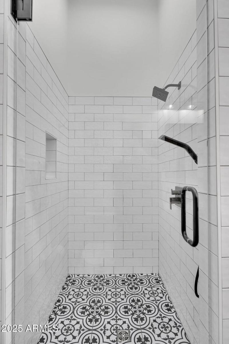 46-web-or-mls-2304 W Silverdale Rd-48