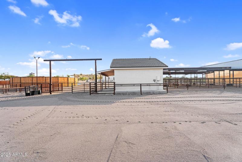 74-web-or-mls-2304 W Silverdale Rd-78