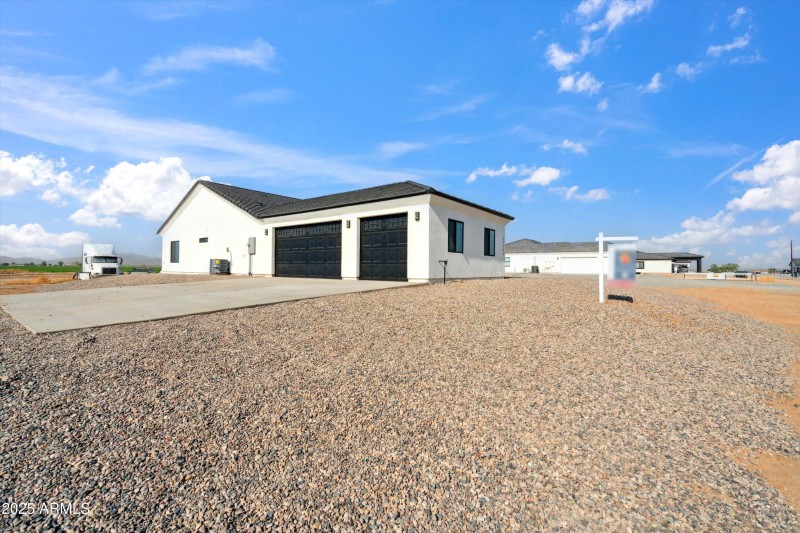 22103 W Harwell