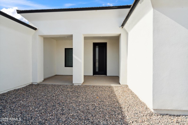 06-Entry Walkway